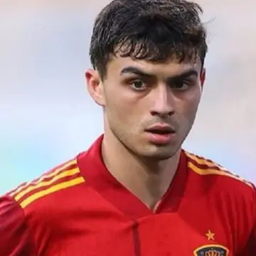 نشعر بالمرارة .. نجم برشلونة: منتخب مصر من الصعب كسر دفاعه